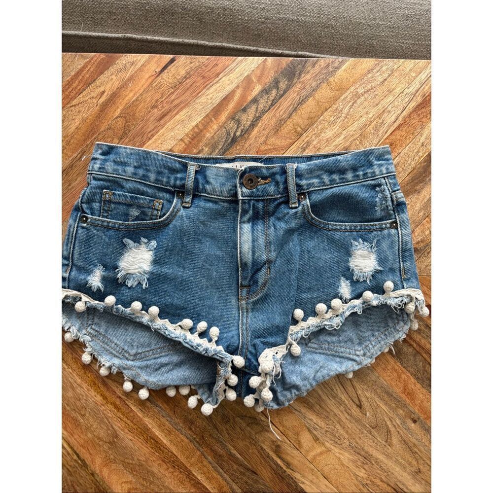 Bullhead High Rise Short Size 3 Fringe Ball Hem